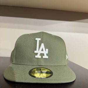 Never worn New Era Dodgers hat.